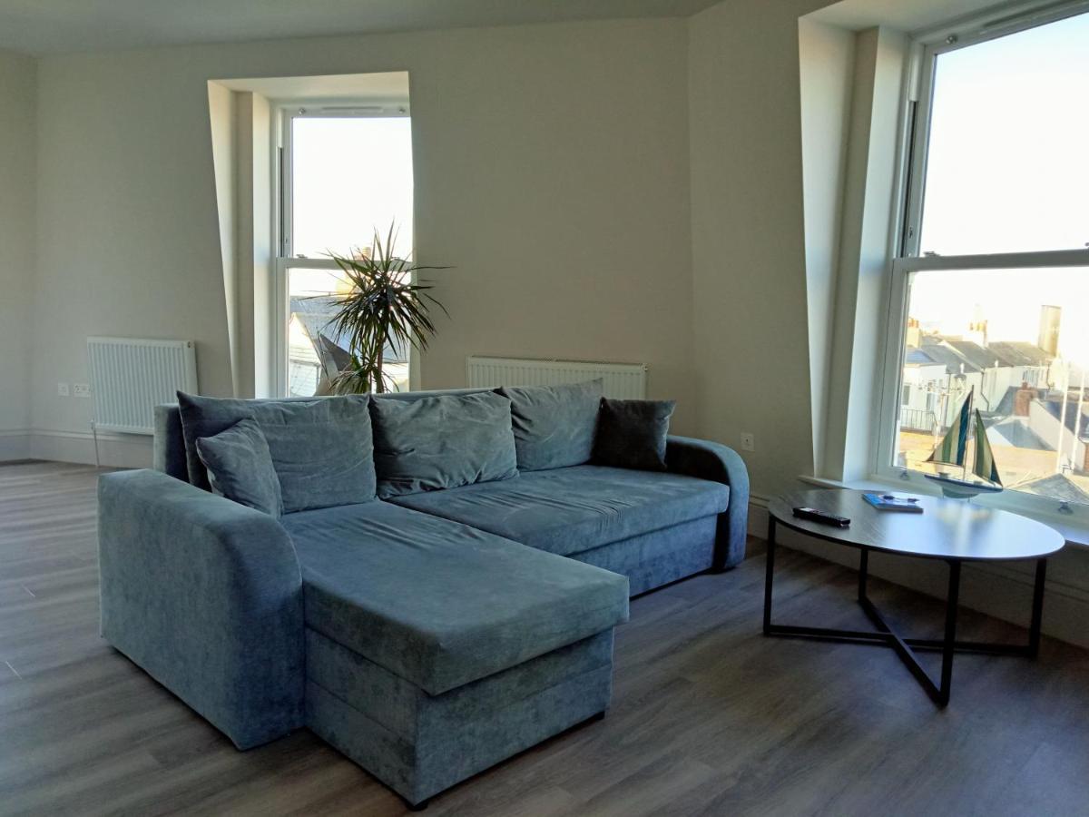 Glorious Duplex Holiday Apartment By The Sea Bognor Regis Exterior photo
